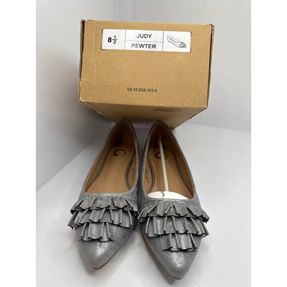 Journee Collection Judy Pewter Ruffle Pointed Toe Flats Women’s Size 8.5 NEW BOX - Picture 4 of 10